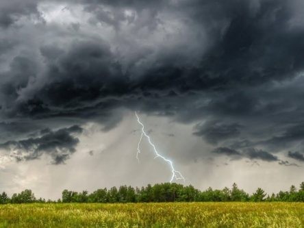Гроза та шквальний вітер: чернігівців попереджають про погіршення погоди